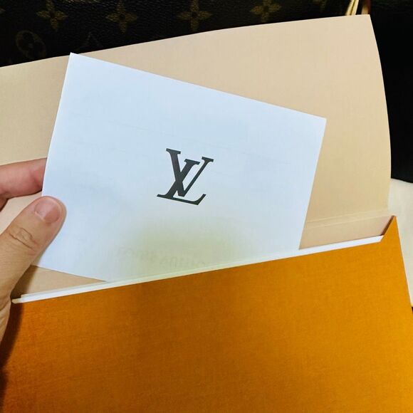 Brand New Louis Vuitton Neverfull PM Beige Interior - Picture 3 of 14